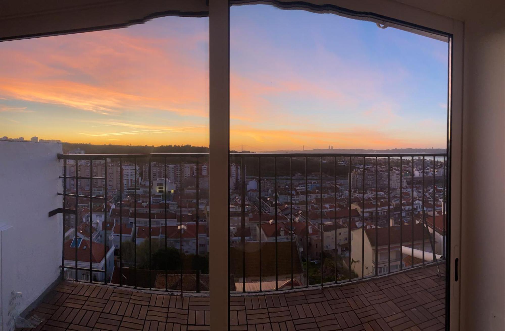 Ideally Located With Perfect Views Alges Bagian luar foto