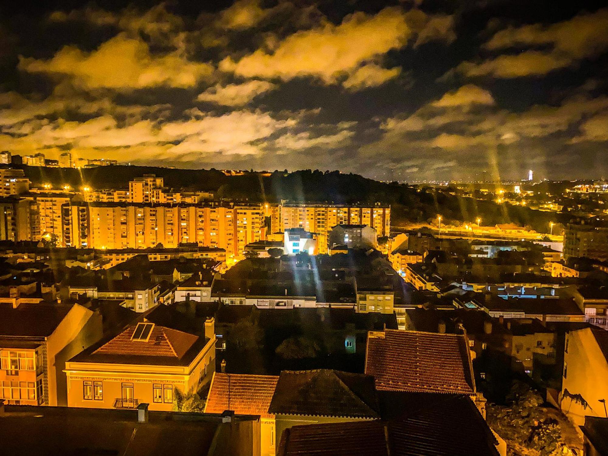 Ideally Located With Perfect Views Alges Bagian luar foto