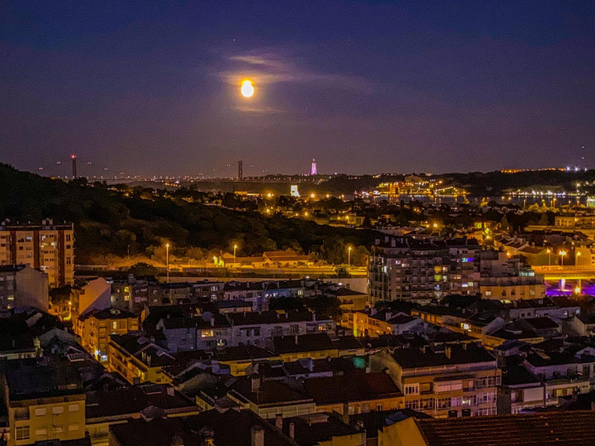 Ideally Located With Perfect Views Alges Bagian luar foto