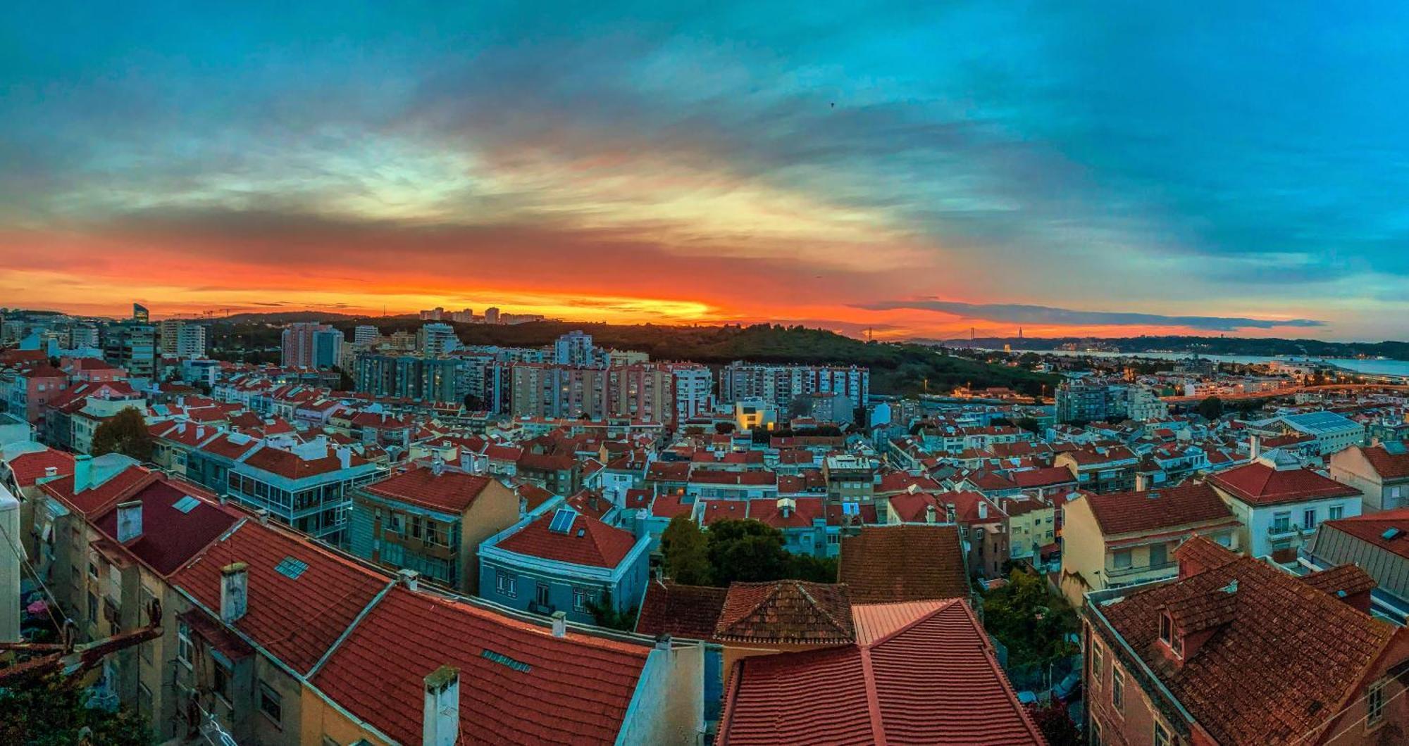 Ideally Located With Perfect Views Alges Bagian luar foto