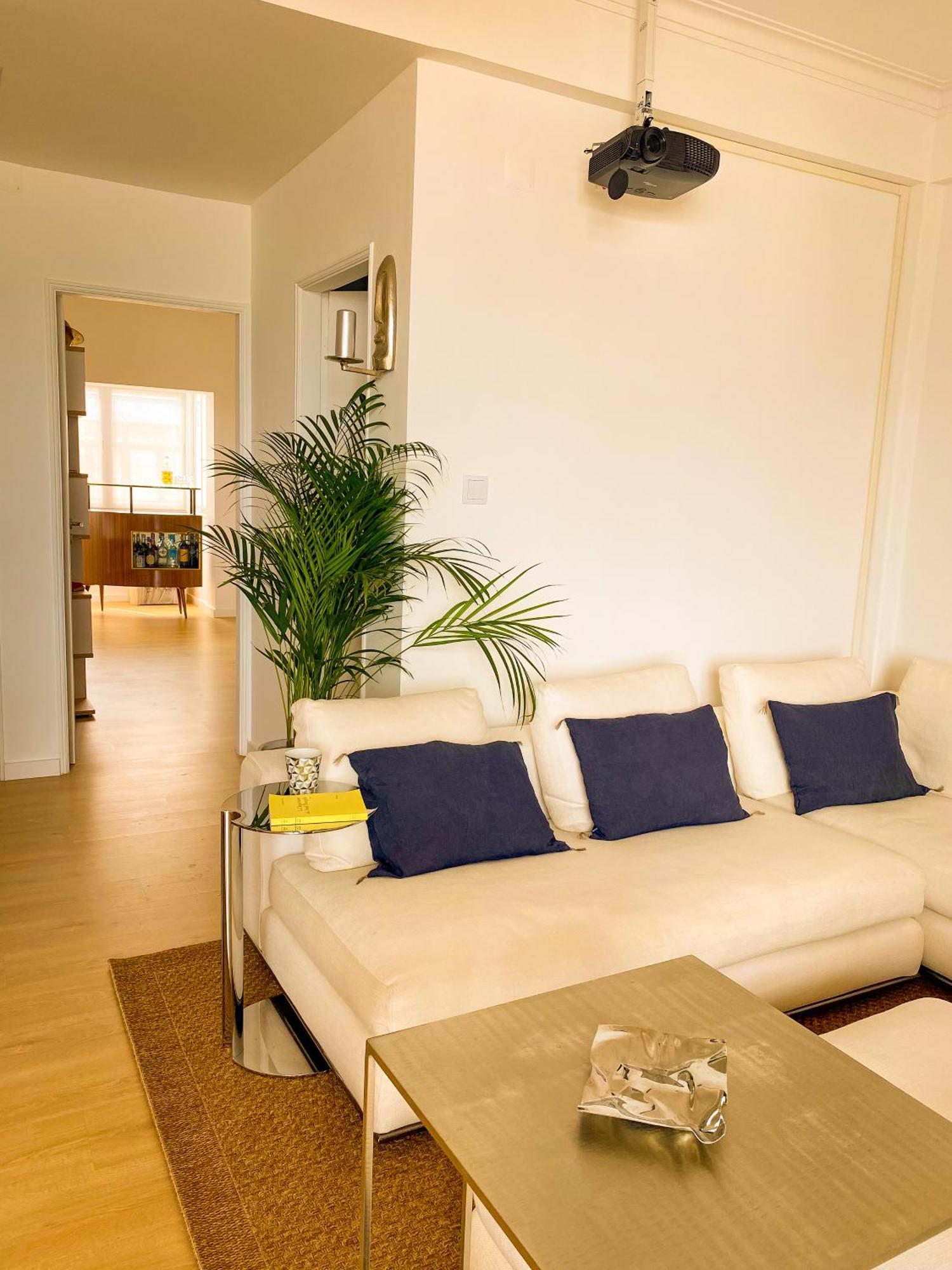 Ideally Located With Perfect Views Alges Bagian luar foto
