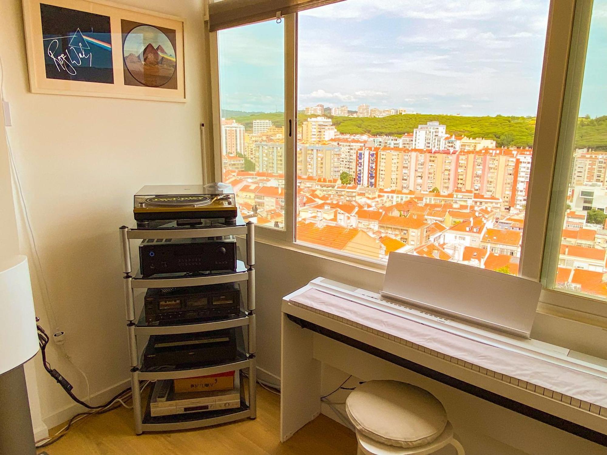 Ideally Located With Perfect Views Alges Bagian luar foto